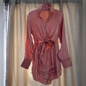 Cloud Ten Women’s Front Tie Button Down Romper Size Medium Pink